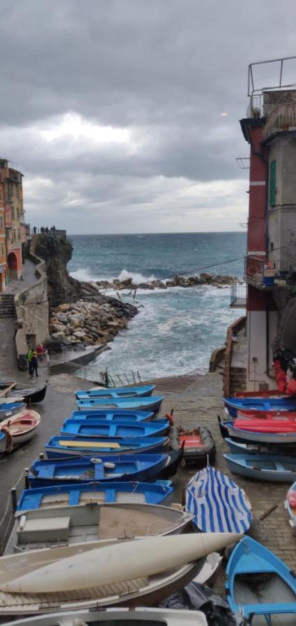 Cast Away Hotell Riomaggiore Exteriör bild